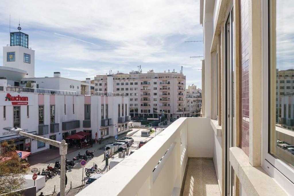Modern & Bright - Faro Mercado Apt 22 ภายนอก รูปภาพ